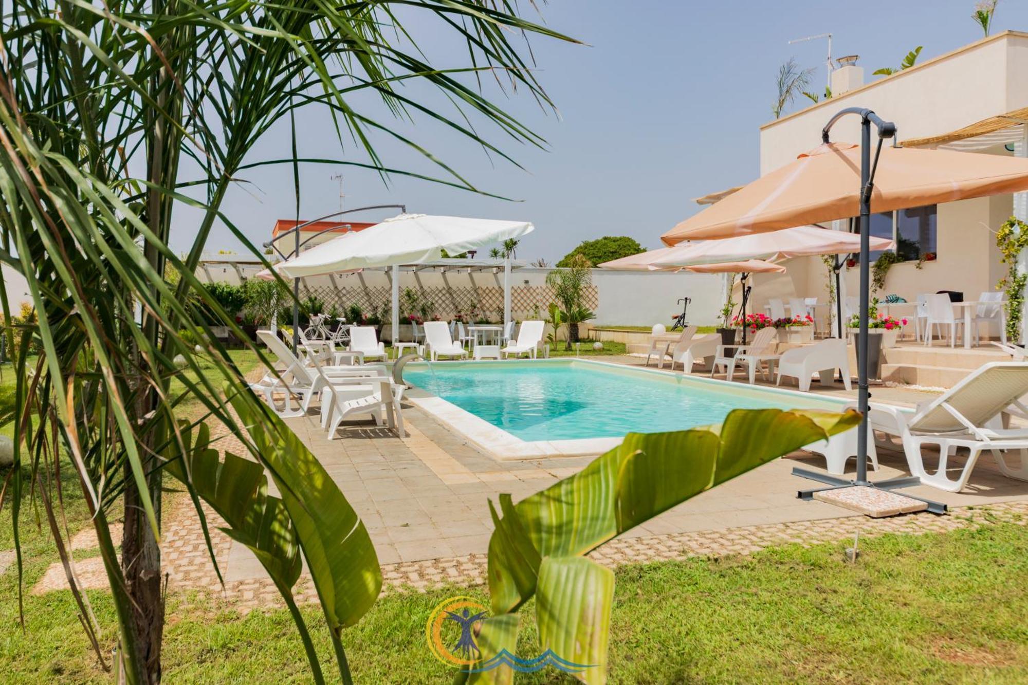 Villa Leonardo San Foca - Room, Pool & Restaurant Exterior foto